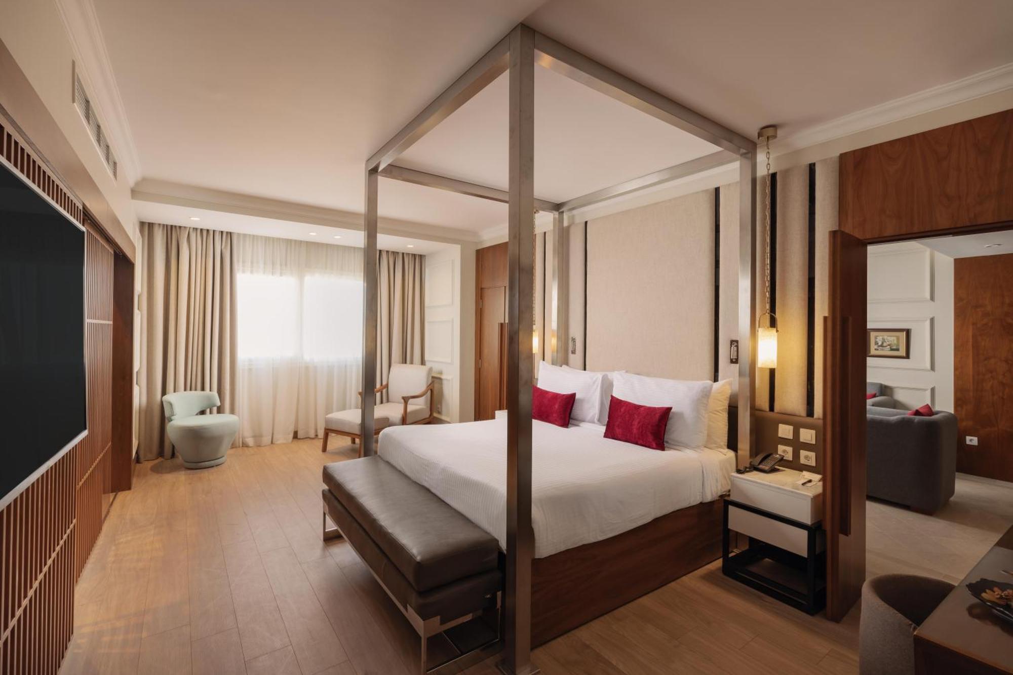 Sonesta Tower & Casino Hotel